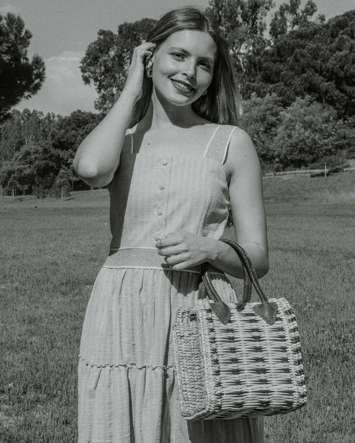 Vestido em linho de alças