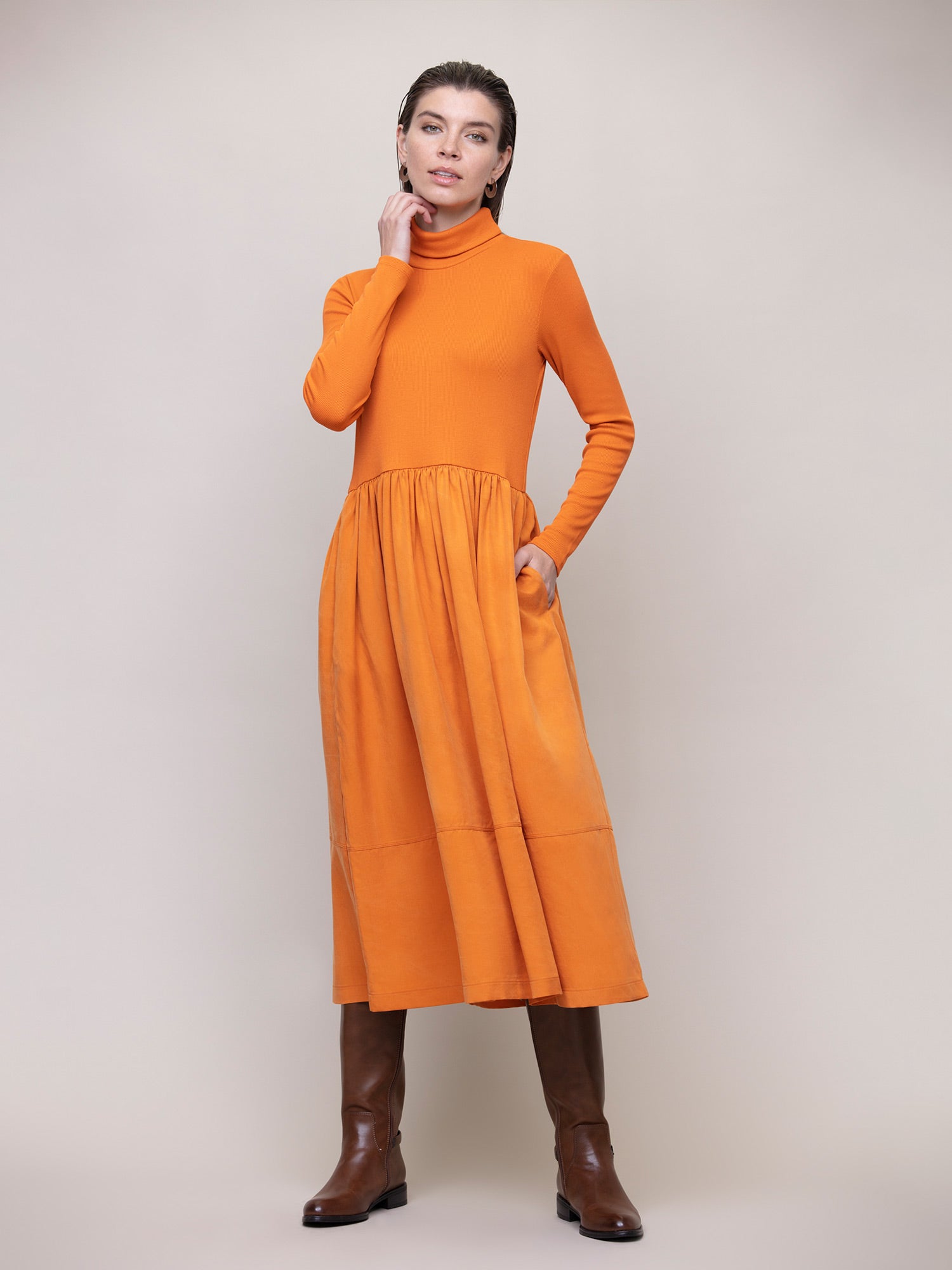 Vestido comprido Cotton Brothers c/ gola alta