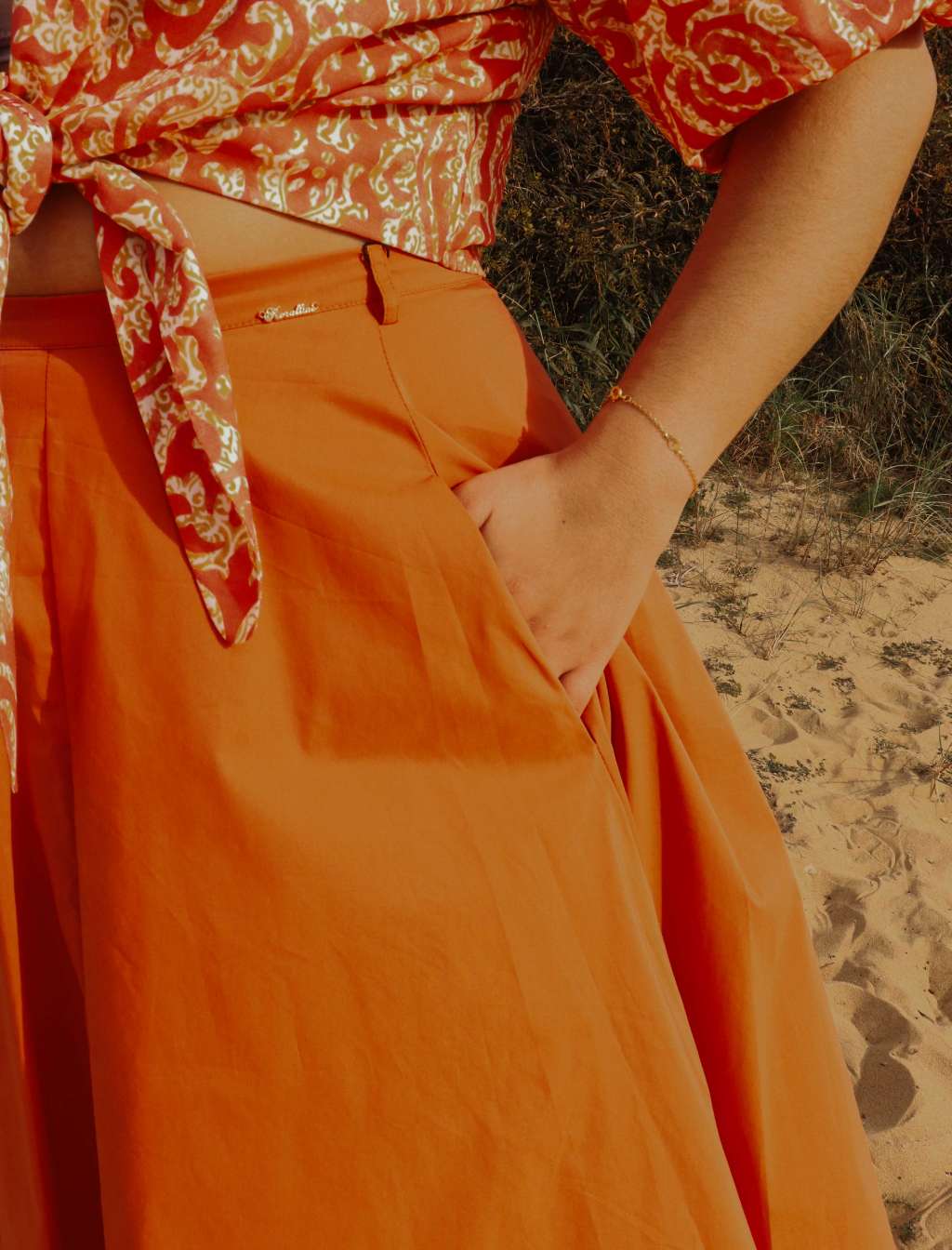 Saia comprida efeito acetinado